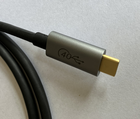 Dây HDMI 1,8m Khai thác USB 4 240w Loại khóa nắp hdmi linh hoạt