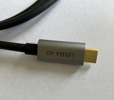 Dây HDMI 1,8m Khai thác USB 4 240w Loại khóa nắp hdmi linh hoạt